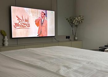 استديو هادئ بسرير ماستر
