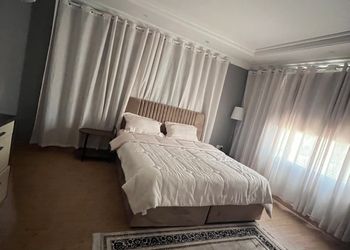 شقة بصالة وغرفة نوم