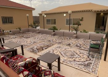 استراحة بجلسة خارجية ومجلس 