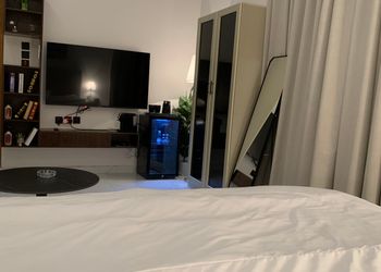 استديو هادئ بدخول ذاتي 