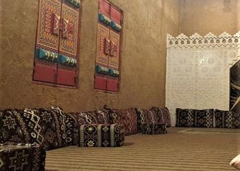 مزرعة بطراز شعبي وملحق خارجي