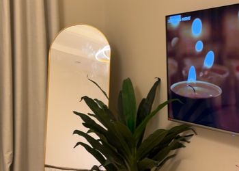 استديو بسرير ماستر وجلسه جانبيه