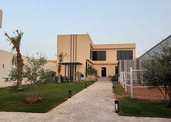 استراحة بجلسة خارجية و مسبح