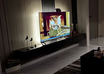 شقة بتصميم أنيق وغرفتين نوم 