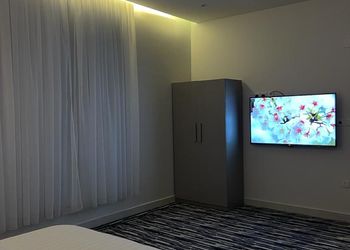 استديو بسرير ماستر 