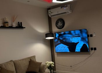 شقة بغرفة معيشة وغرفة نوم 