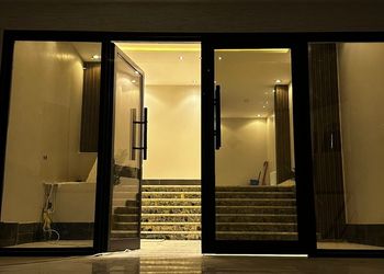 استديو بسرير ماستر وجلسة جانبية