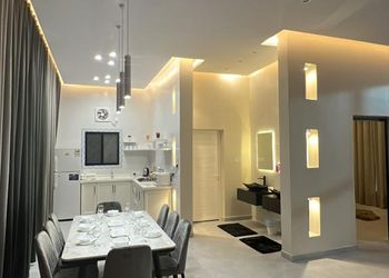 شاليه بمسبح خارجي وألعاب مائية