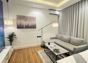 استديو بتصميم أنيق وسرير ماستر 