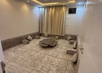 شقة بغرفة معيشة وغرفتين نوم 