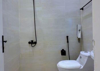 شقة بغرفة معيشة وغرفة نوم 