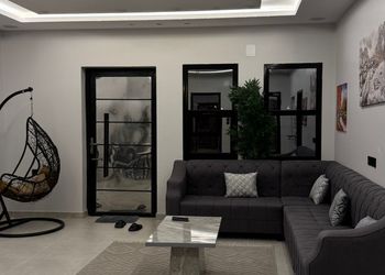 شاليه بصاله انيقة وغرفتين نوم