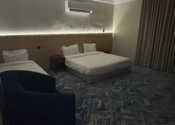 استديو بسرير ماستر وأثاث مريح 