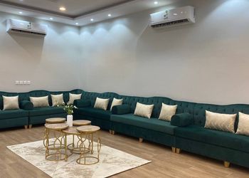 شالية بمجلس مطل على الفناء الخارجي 