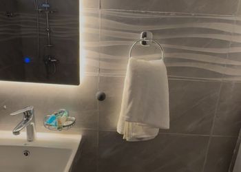 استديو فاخر بجلسة جانبية