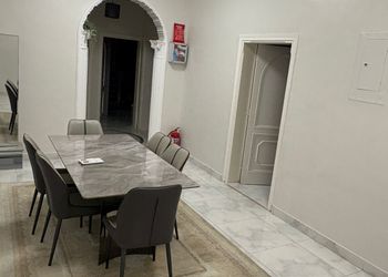 شقة بغرفتين نوم وصالة 