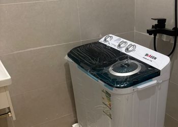 استراحة بمجلس وفناء خارجي 