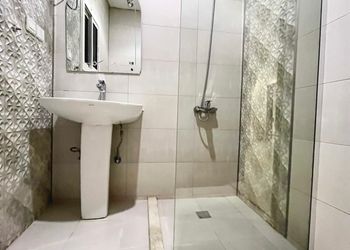 شقة بغرفتين نوم وصالة