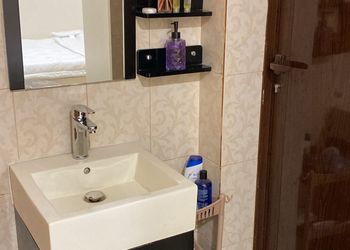 استديو بسرير ماستر وجلسة جانبية