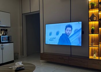 استديو بسرير ماستر وجلسة مريحة 