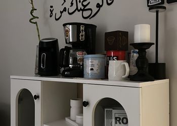 استديو بأثاث مريح وبسيط 