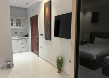 استديو بسريرين مفردة و أثاث مريح