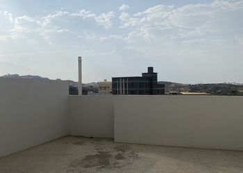 شقة بصاله وغرفتين نوم 