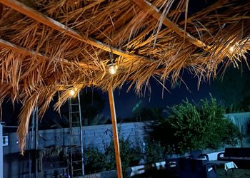 استراحة بمسطح اخضر وجلسة خارجية