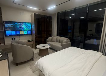 استديو بأثاث مريح وبسيط 