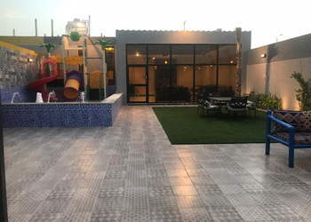 شاليه بجلسه خارجيه والعاب أطفال 