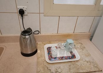شقة بغرفة جلوس وغرفتين نوم 