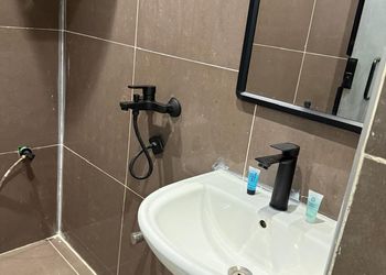 استديو بأثاث مريح وبسيط 