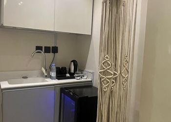 استديو هادئ بسرير ماستر 