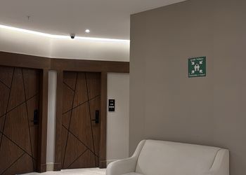 استديو بأثاث أنيق وفاخر