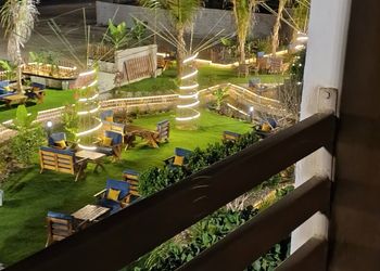استديو بأثاث مريح وبسيط 
