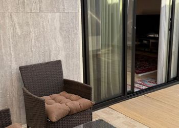 شقة بغرفتين نوم وصالة مريحه 