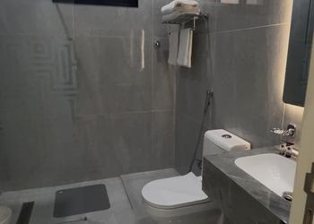 شقة بثلاث غرف نوم وصالة