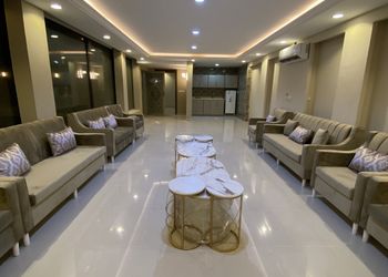 شالية بمسطح اخضر و مسبح خارجي