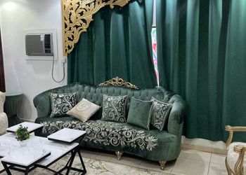 شاليه بمسطح اخضر وجلسة خارجية 