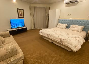 استراحة ومسطح اخضر 