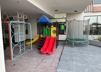 شقة بثلاث غرف نوم وصالة