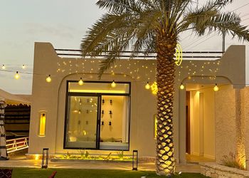 شاليه بمجلسين وألعاب اطفال 