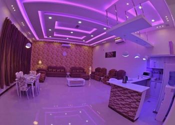 شاليه بألعاب مائية ومسطح اخضر