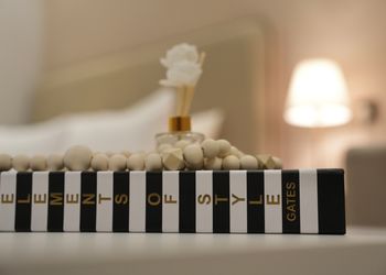 استديو بأثاث مريح وبسيط 