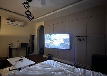 استديو بسرير ماستر