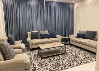 فيلا بمجالس واسعة وغرف نوم 