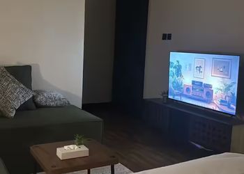 استديو بسرير ماستر وجلسة جانبية 