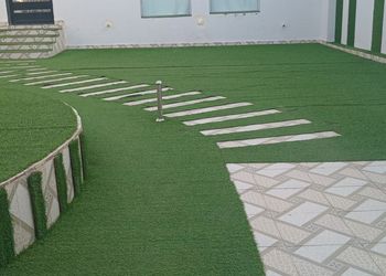 شاليه بألعاب أطفال ومسبح