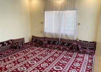 شاليه بجلسة خارجية ومسبح خارجي
