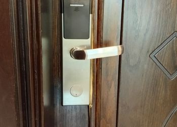 استديو هادئ بسريرين فردية